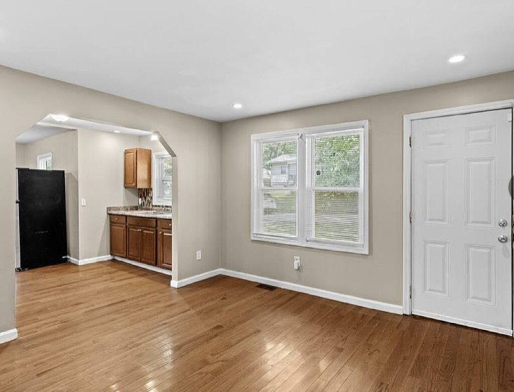 6192-Emerald-Ave-Ferguson-MO-6155_Emerald_photo2