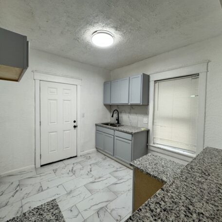 5871-E-52nd-St-Kansas-City-MO-IMG_2307