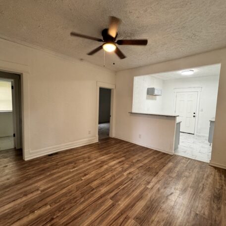 5871-E-52nd-St-Kansas-City-MO-IMG_2310