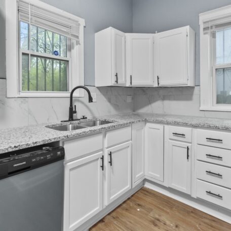 5877-Norton-Ave-Kansas-City-MO-DSC08042