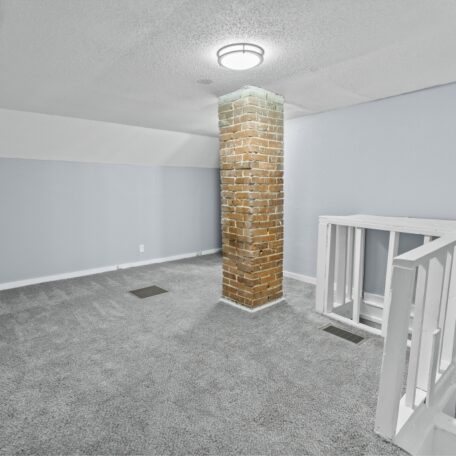 5877-Norton-Ave-Kansas-City-MO-DSC08060
