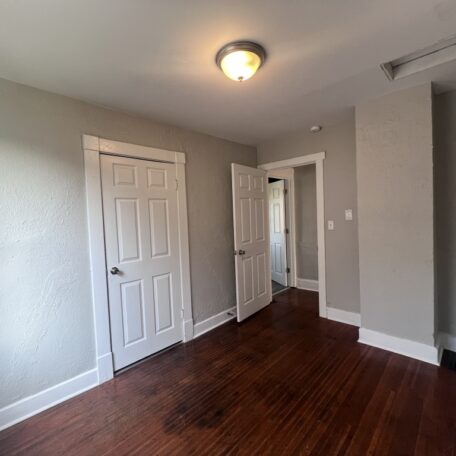 5984-Woodland-Dr-Indianapolis-IN-WoodlandBed