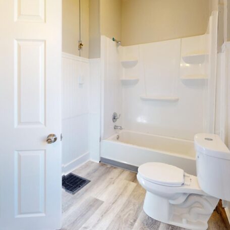 6004-W-43rd-St-Cleveland-OH-3140-W-43rd-St-Bathroom
