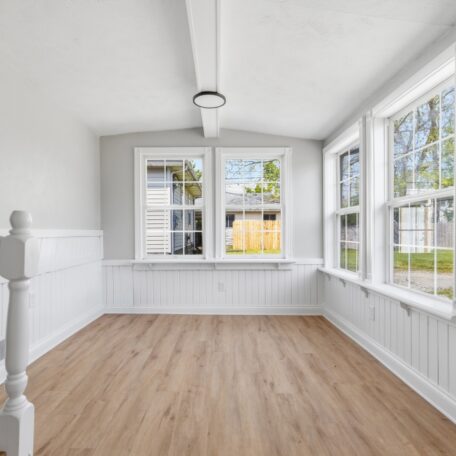 6099-Washington-Blvd-Anderson-IN-Sunroom