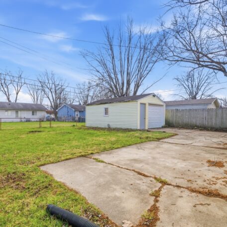 6100-Apache-Dr-Anderson-IN-Backyard
